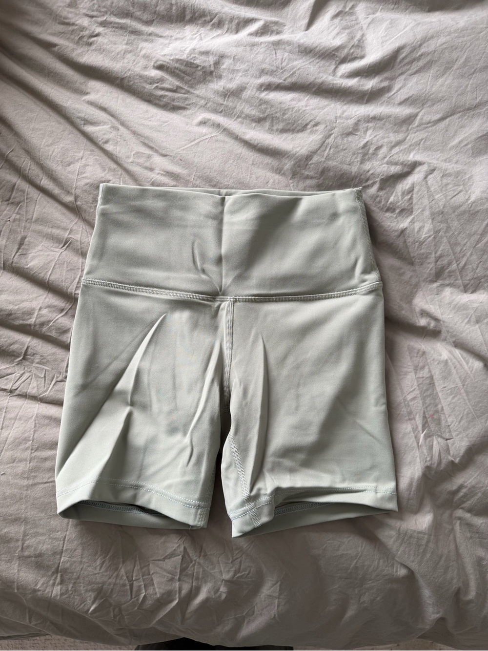 Lululemon wunder train shorts 6”